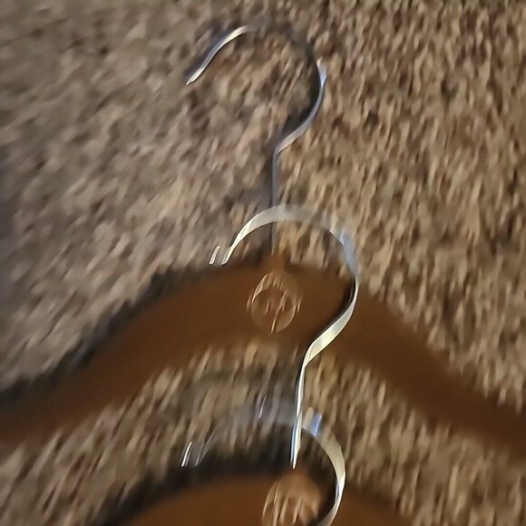 6 Closet Hangers JM Joy Mangano HSN Tan Non Slip Flocked - Picture 4 of 4